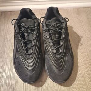 Like New - adidas Ozelia